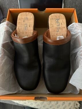 Kork-Ease Black Leather Mules with Brown Trim